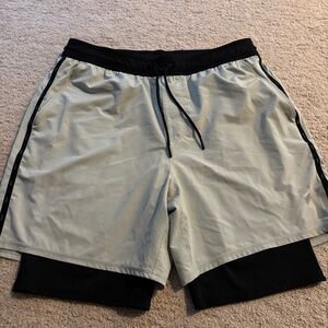 Men’s Vuori size Large